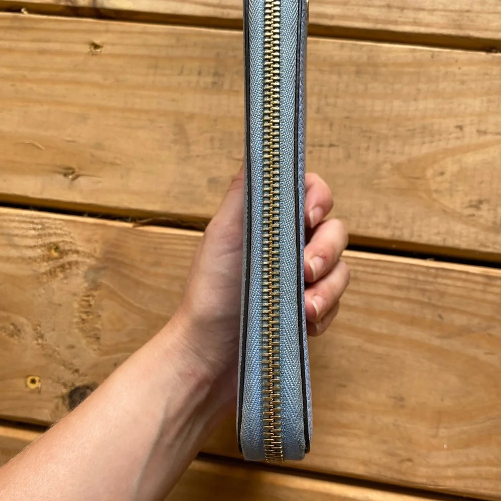 Authentic Gucci Betty Continental logo zip around wallet leather blue . - Picture 3 of 10